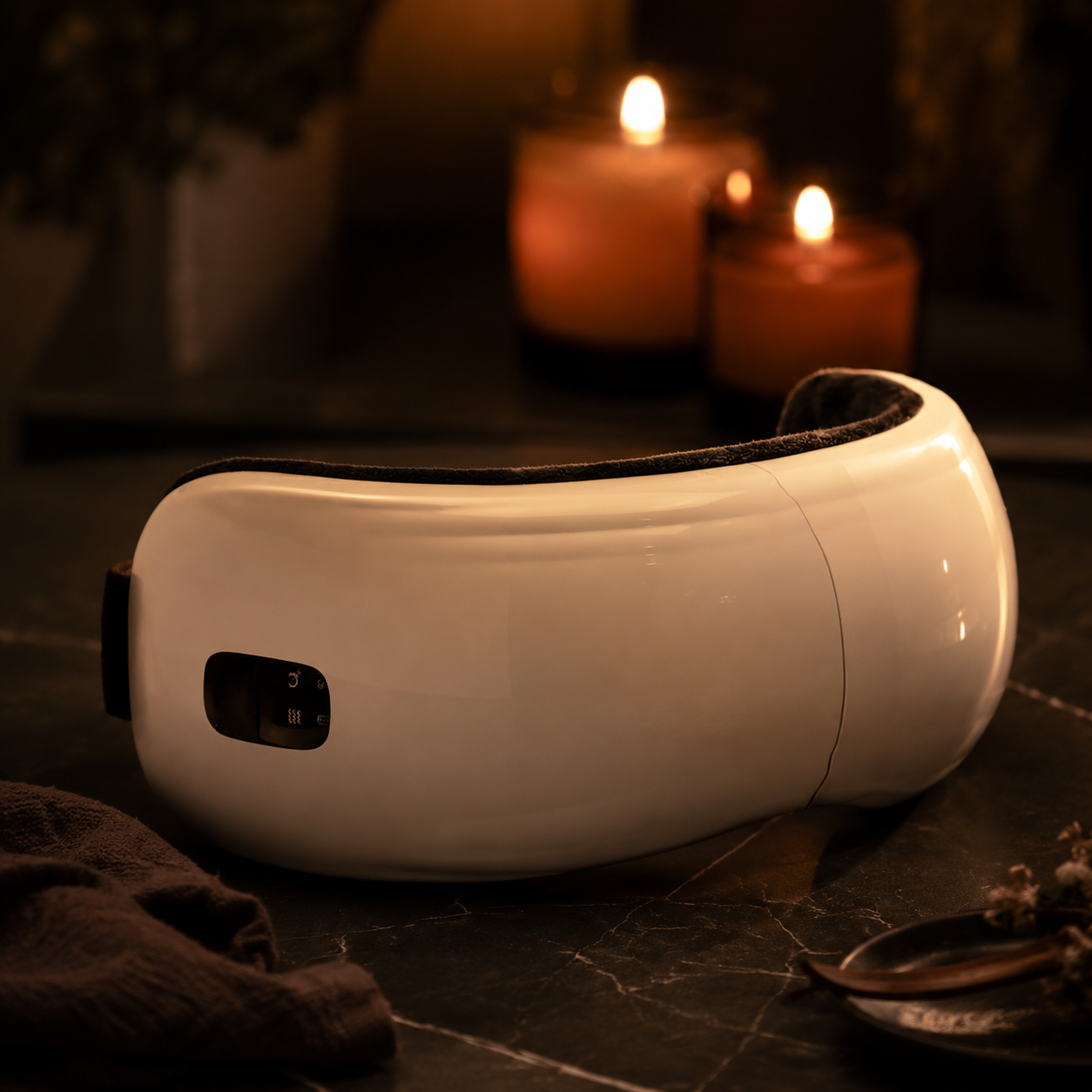 ZENOVUE Eye Massager - ambiente relajante con velas